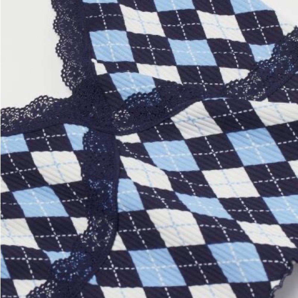 Divided by H&M Ribbed Blue Argyle Lettuce Hem Lace Trim V-Neck Cami Crop Top Y2K - Picture 5 of 7